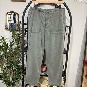 Bella Dahl Green saige Straight Leg pants size 32